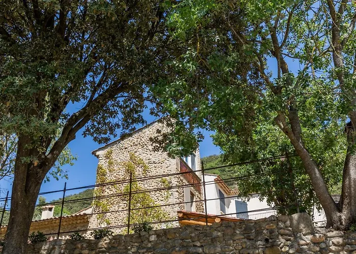Le Charme D'un Pigeonnier Provencal Avec Piscine *