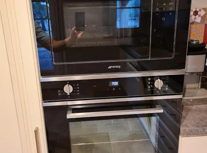 Le Charme D'un Pigeonnier Provencal Avec Piscine