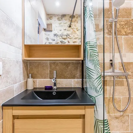 Le Charme D'un Pigeonnier Provencal Avec Piscine 度假居 *